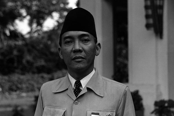 KORUPSI RP97 M,MENTERI SOEKARNO DIHUKUM MATI